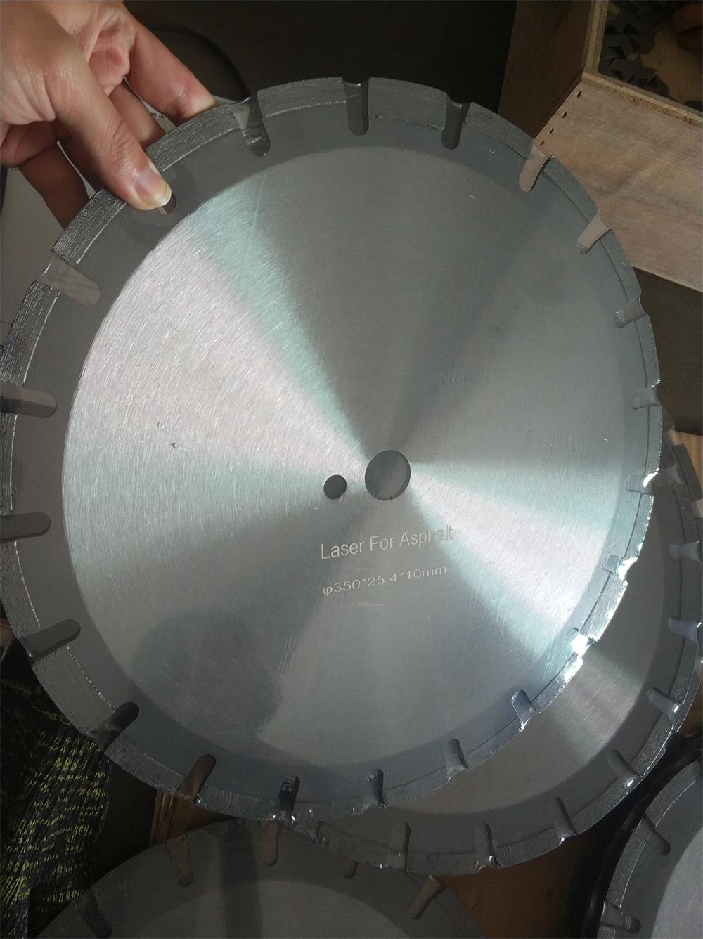 350mm laser type asphalt cutting blade
